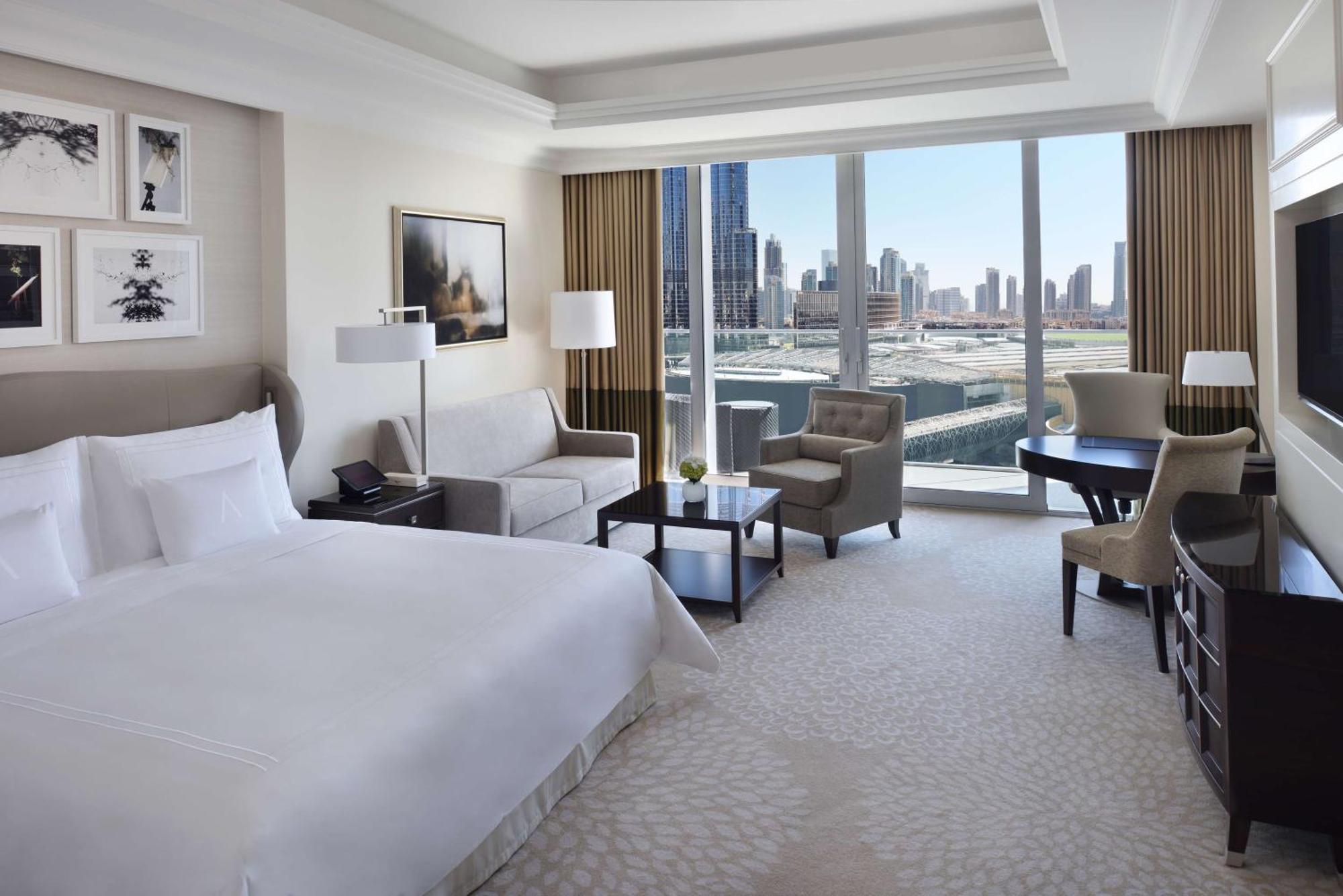 Kempinski The Boulevard Dubai Exterior photo A room at the Jumeirah Emirates Towers Hotel