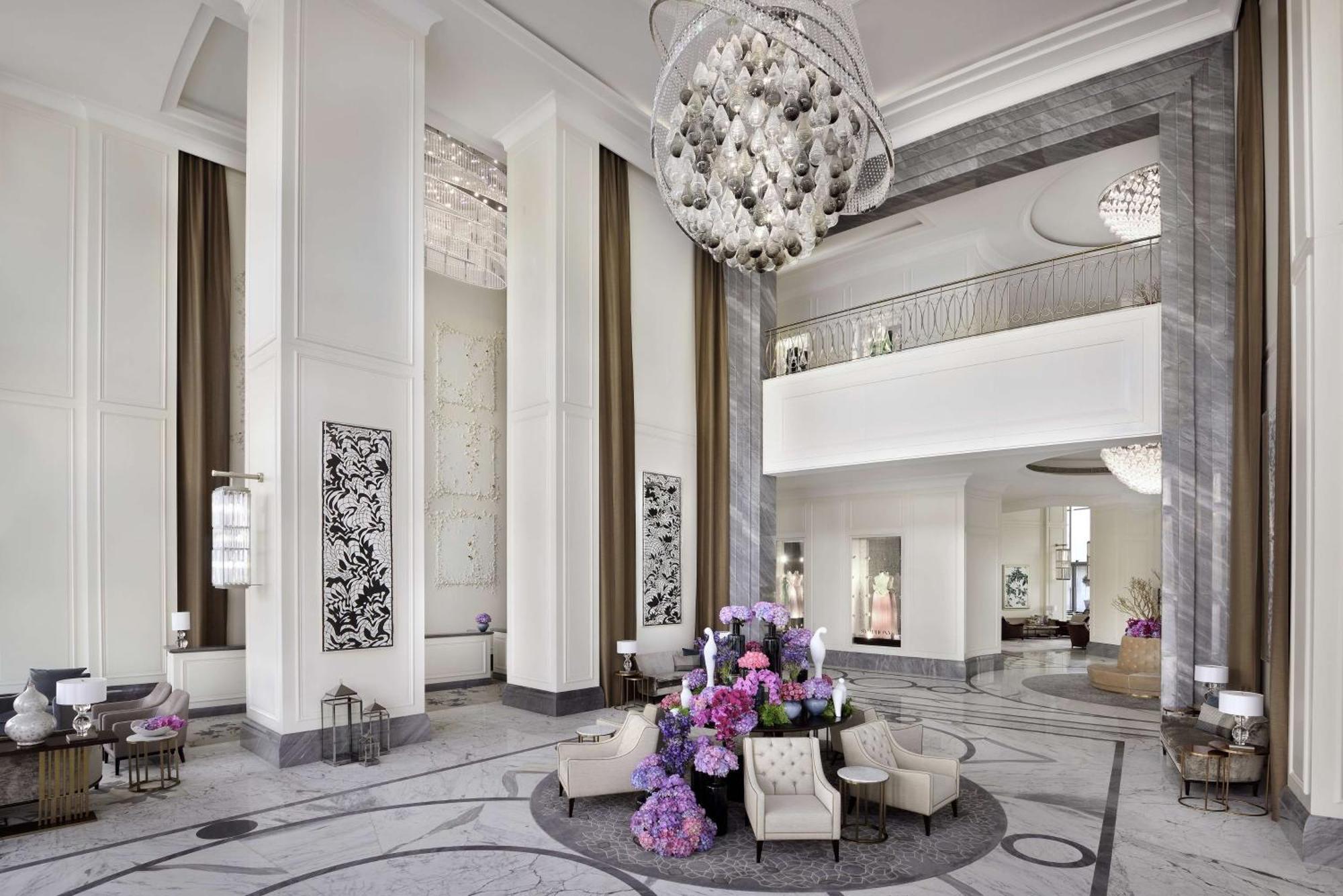 Kempinski The Boulevard Dubai Exterior photo The lobby of the hotel